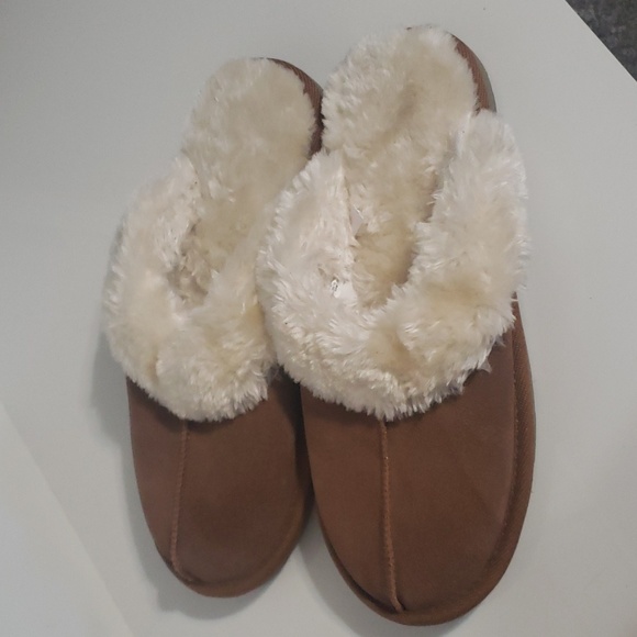 Genuine Tan Brown Suede Faux Fur House Slippers - Picture 2 of 4